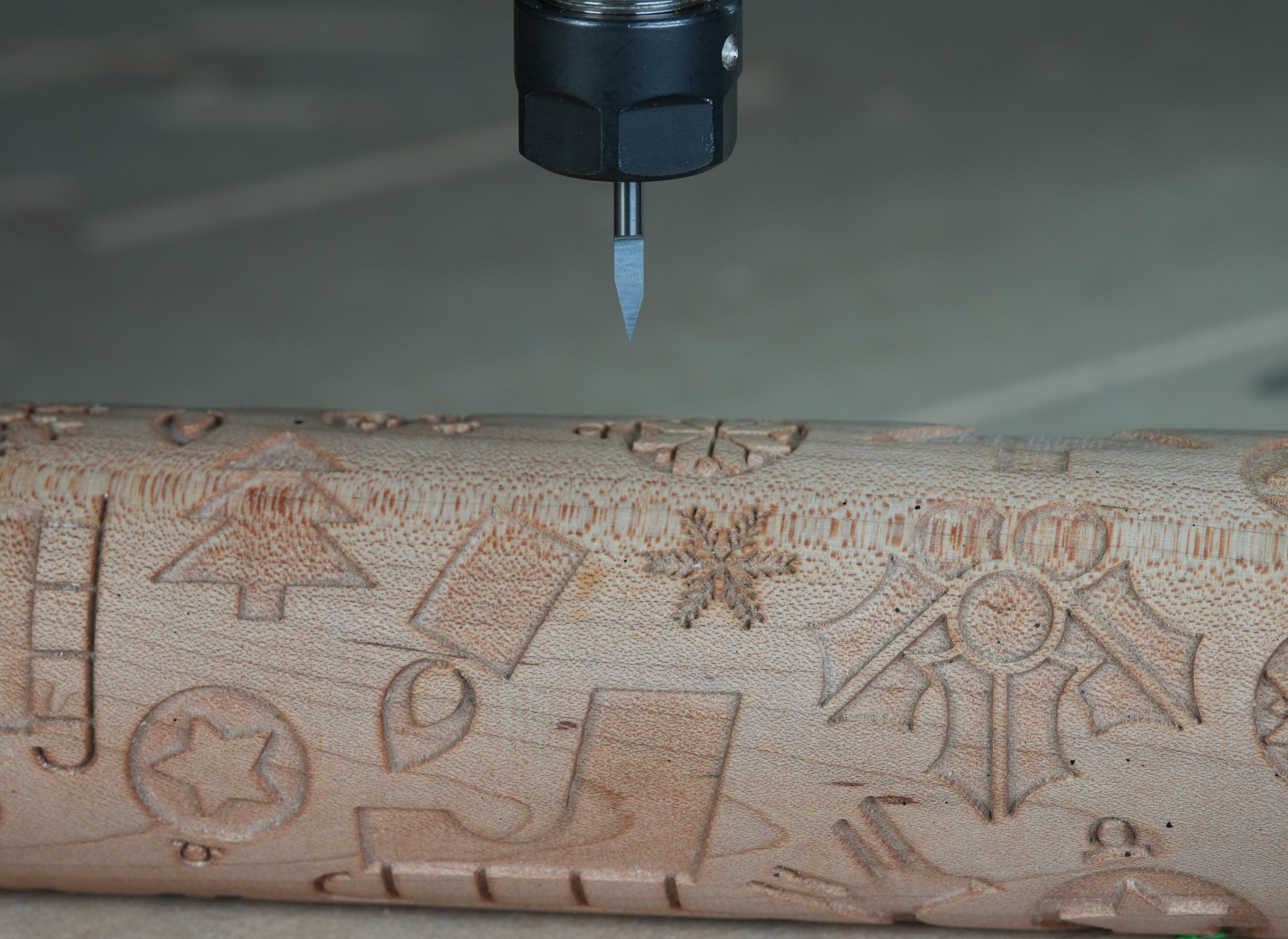 30 Degree Engraving V-Bit and rolling pin